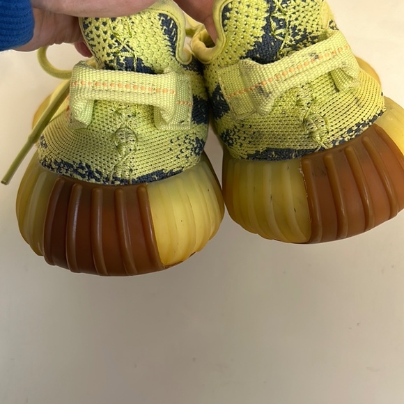 Yeezy Sneakers - Picture 4 of 9